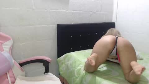 Snapshot of shira_evans40 chatting on March 2025 12:38:01 AM shira evans40 online show from March 2025 12:38:01 AM