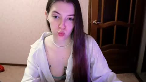 shiraha___rafieru online show from April 2026 11:00:01 PM