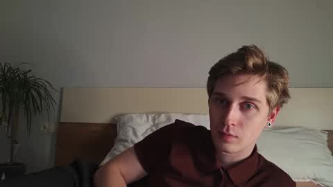 Matthew online show from October 2025 10:19:01 PM