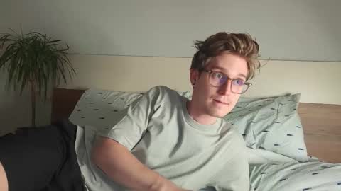 Matthew online show from December 2025 05:29:01 PM