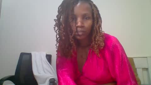 Snapshot of shirleen_ chatting on August 2026 08:33:02 PM Shirleen online show from August 2026 08:33:02 PM