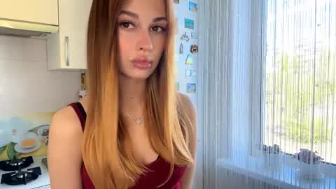 Snapshot of shirleepoma chatting on April 2026 06:18:01 AM Joli online show from April 2026 06:18:01 AM
