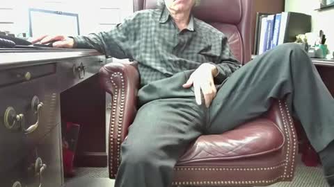 Snapshot of shootme69 chatting on October 2025 04:20:02 PM nikolas send dm for an appointment online show from October 2025 04:20:02 PM