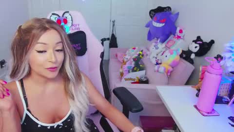 Alice D online show from October 2025 10:39:01 PM