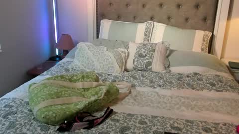 shortstuff79 online show from October 2025 01:40:02 PM