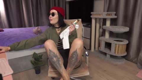 Anna online show from October 2025 06:42:02 PM