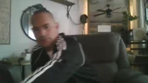 Snapshot of showingoff40 chatting on November 2025 06:37:02 PM Red4040 online show from November 2025 06:37:02 PM