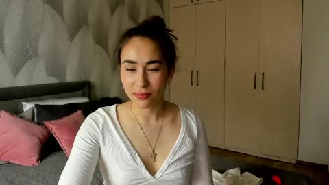 Snapshot of shy_bambiii chatting on May 2026 05:15:01 AM Mika online show from May 2026 05:15:01 AM