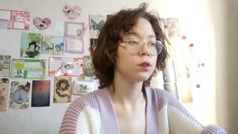 Snapshot of shy_kiss_twinkle_bloop chatting on September 2025 01:21:01 PM Milena online show from September 2025 01:21:01 PM
