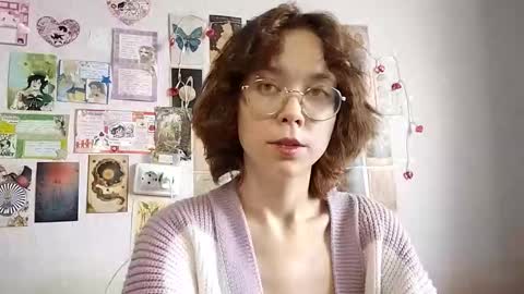 Snapshot of shy_kiss_twinkle_bloop chatting on September 2025 09:10:02 AM Milena online show from September 2025 09:10:02 AM