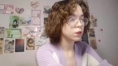 Snapshot of shy_kiss_twinkle_bloop chatting on September 2025 01:02:02 PM Milena online show from September 2025 01:02:02 PM