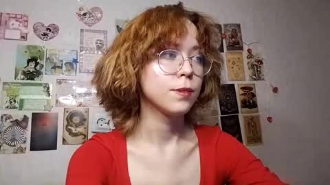 Milena online show from October 2025 01:12:01 PM