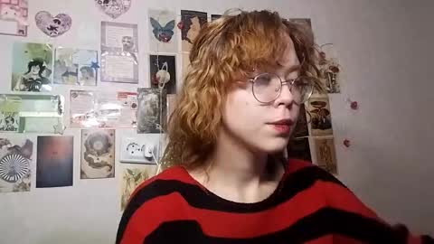 Milena online show from October 2025 01:32:01 PM