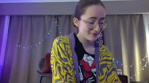 Shy Night Bat online show from April 2026 11:46:01 PM