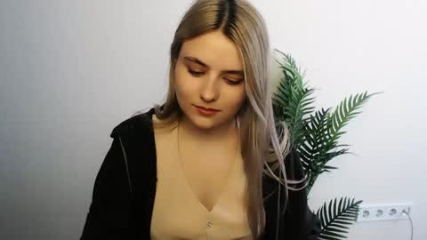 shy_sabrina_ online show from April 2026 09:15:01 AM