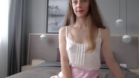 shy_schoolgirl_ online show from October 2025 09:17:01 AM