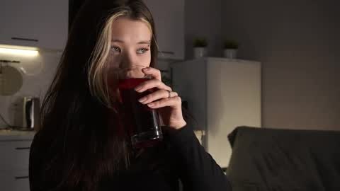 Akemi online show from April 2026 03:50:02 PM