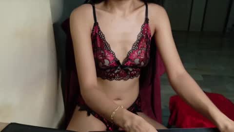 Snapshot of shybutnaugthy chatting on September 2025 01:38:02 AM LYN online show from September 2025 01:38:02 AM