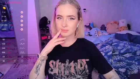 Effie online show from February 2025 07:52:01 PM