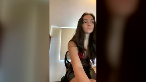 shylatinalove online show from May 2026 01:53:01 PM