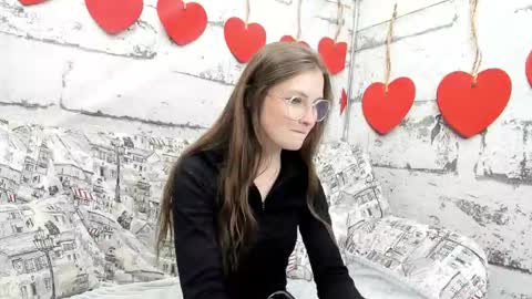 shyly_lisa online show from September 2025 01:22:02 AM