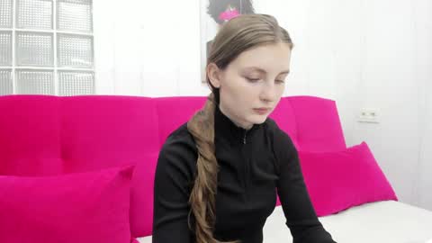 Snapshot of shyly_lisa chatting on May 2026 01:57:16 AM shyly_lisa online show from May 2026 01:57:16 AM
