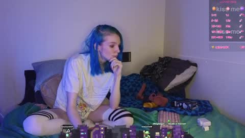 Hippie online show from April 2026 02:17:02 AM