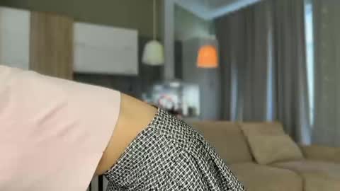 Aurora online show from October 2025 06:06:02 AM