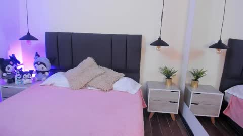 Lilith online show from November 2025 08:08:01 PM