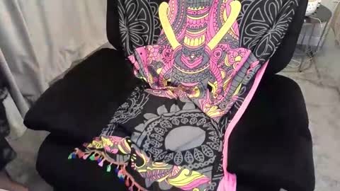 sidnney online show from December 2025 04:31:02 AM