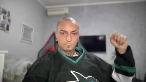 sidvicious23cm online show from October 2025 05:42:01 PM