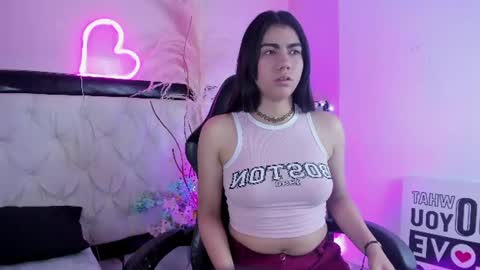 Snapshot of siena_fox chatting on July 2026 06:56:01 PM Siena online show from July 2026 06:56:01 PM