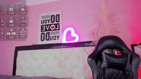 Snapshot of siena_fox chatting on July 2026 11:46:02 PM Siena online show from July 2026 11:46:02 PM