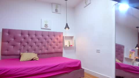 sienna_glow online show from September 2025 01:38:02 PM