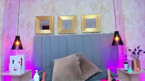 Snapshot of sienna_lorengb chatting on February 2025 03:10:02 PM Camila Vargas online show from February 2025 03:10:02 PM