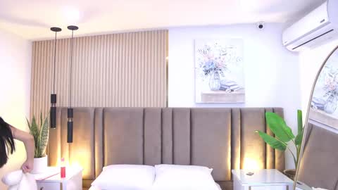 Camila Vargas online show from October 2025 12:02:02 PM