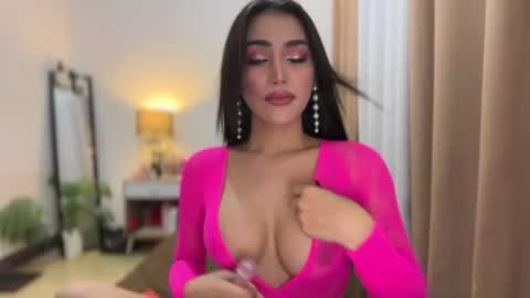 Snapshot of sierra_cox chatting on July 2026 10:09:01 AM MISS YSABELLE online show from July 2026 10:09:01 AM