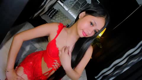 Snapshot of sierracoxriches chatting on January 2025 09:23:02 PM Belle online show from January 2025 09:23:02 PM