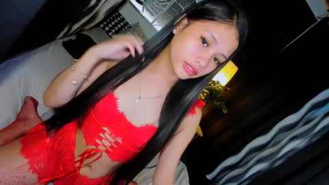 Snapshot of sierracoxriches chatting on January 2025 06:32:02 PM Belle online show from January 2025 06:32:02 PM