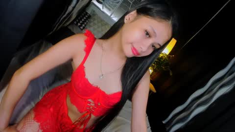 Snapshot of sierracoxriches chatting on January 2025 06:34:02 PM Belle online show from January 2025 06:34:02 PM