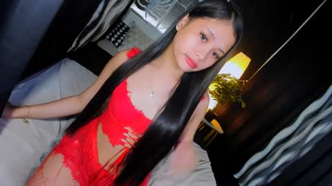 Snapshot of sierracoxriches chatting on January 2025 05:28:01 PM Belle online show from January 2025 05:28:01 PM