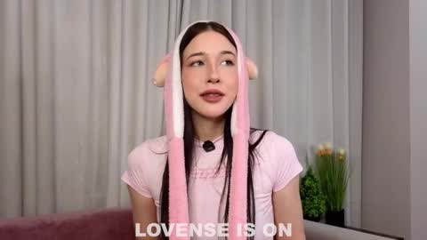 Eva  online show from February 2026 11:17:01 AM