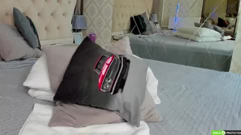 SilasCollins online show from October 2025 04:01:01 AM