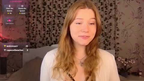 Chloe online show from September 2025 05:00:01 AM