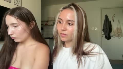 You fav Miss Si online show from April 2026 10:02:02 AM