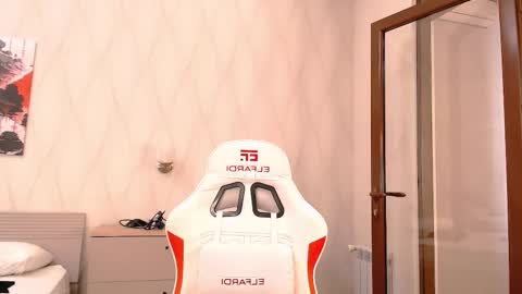 silk_ann online show from October 2025 08:47:01 AM