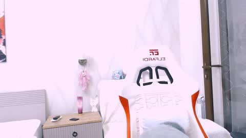 silk_ann online show from February 2026 04:54:01 AM