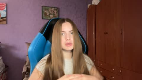 Erica online show from April 2026 08:19:01 AM