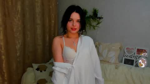 silkyaura online show from September 2025 02:02:01 AM