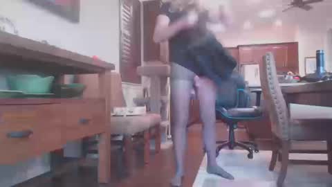 Silkylvr Crossdresser online show from October 2025 03:00:01 PM